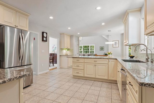 65 Whitney Ln, Boxborough, MA 01719