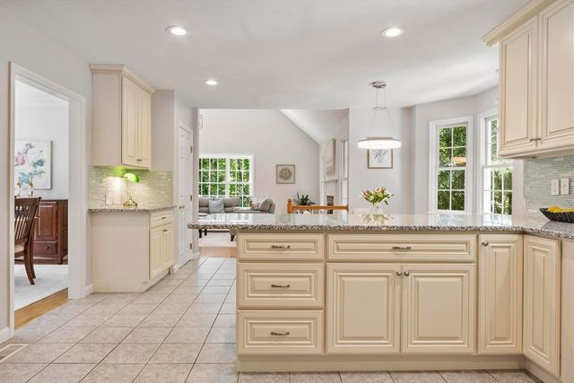 65 Whitney Ln, Boxborough, MA 01719