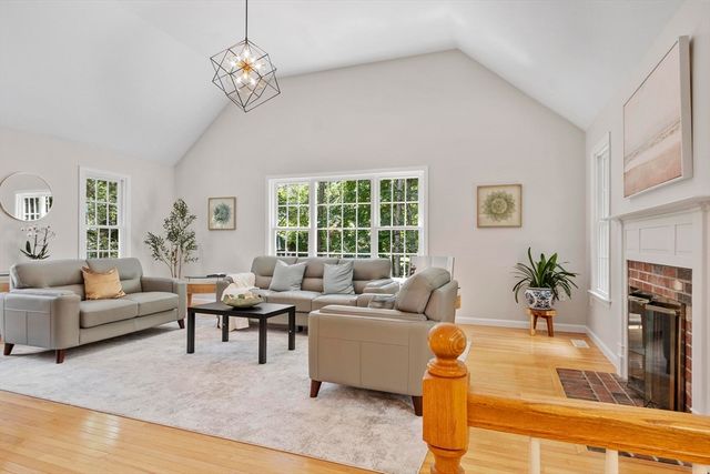 65 Whitney Ln, Boxborough, MA 01719