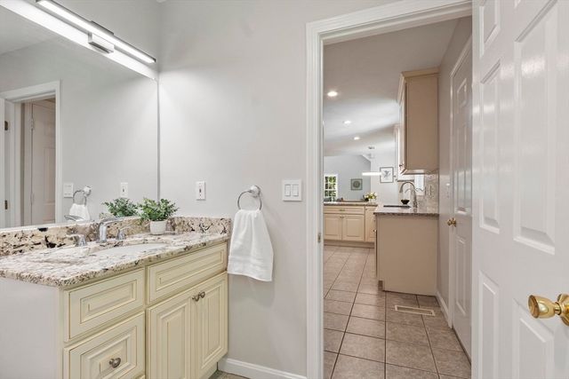 65 Whitney Ln, Boxborough, MA 01719