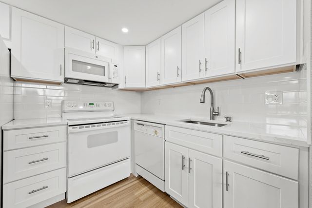 723 Flanders P, Delray Beach, FL 33484