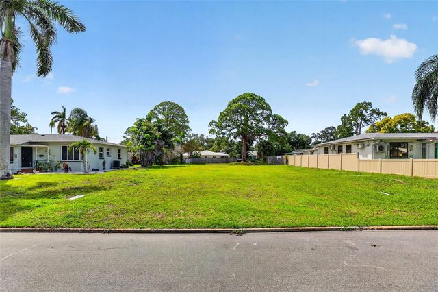 257 MATEO WAY NE, St Petersburg, FL 33704