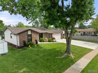 2224 Ben Clare Drive, Fenton, MO 63026