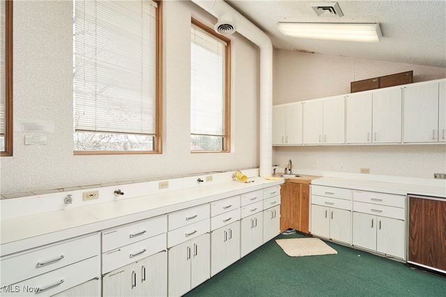 3500 W Market Street 1, Fairlawn, OH 44333