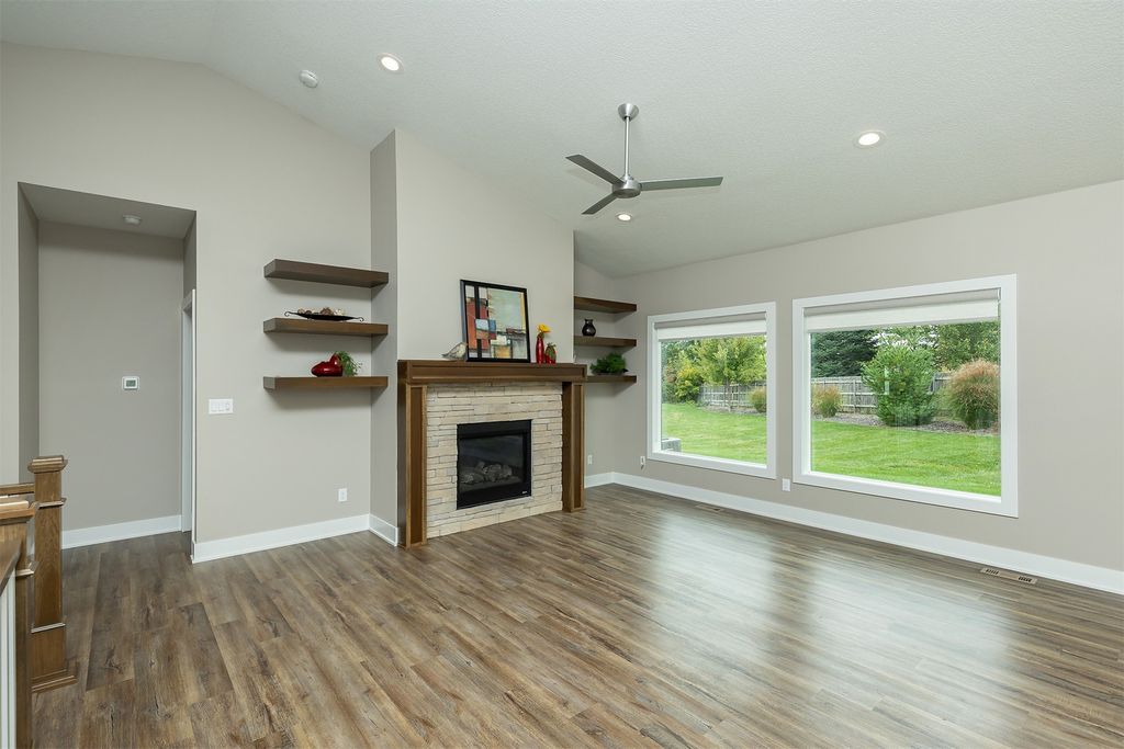 115 SE Silver Pointe Drive, Waukee, IA 50263