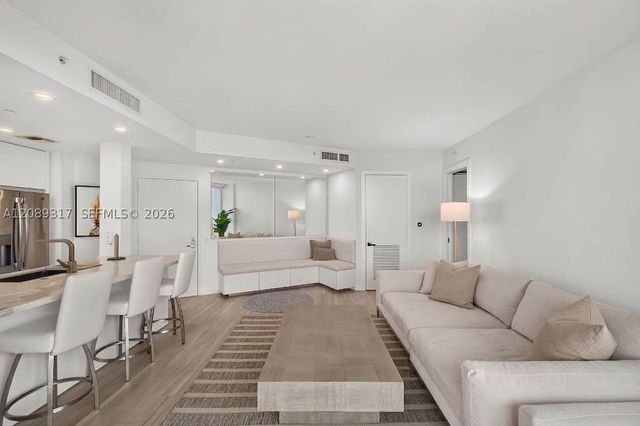 2475 Brickell Ave 2401, Miami, FL 33129