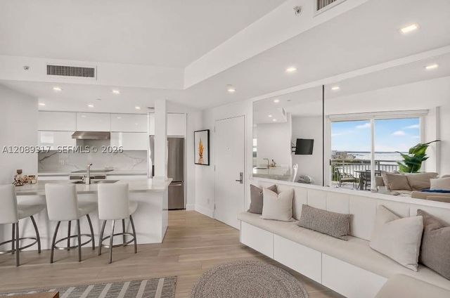 2475 Brickell Ave 2401, Miami, FL 33129