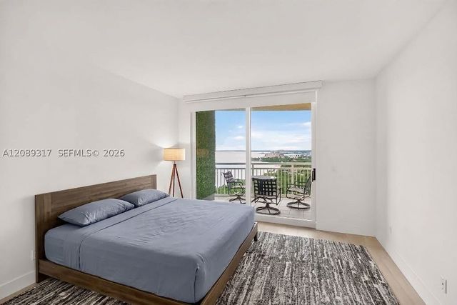 2475 Brickell Ave 2401, Miami, FL 33129