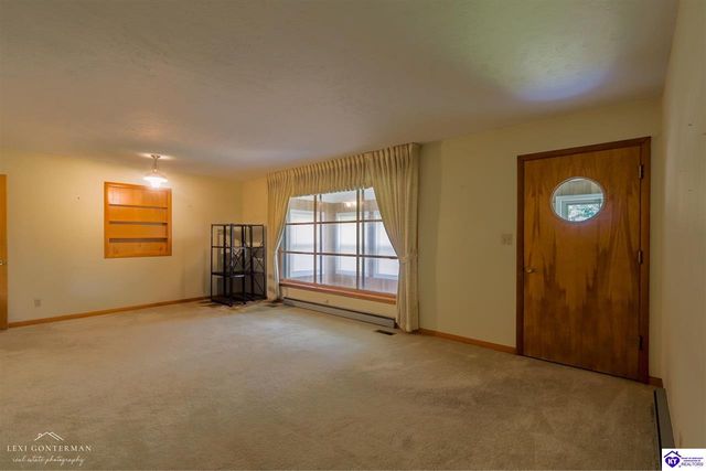 5828 Leitchfield Loop Road, Cecilia, KY 42724