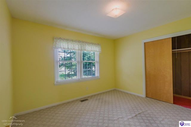 5828 Leitchfield Loop Road, Cecilia, KY 42724