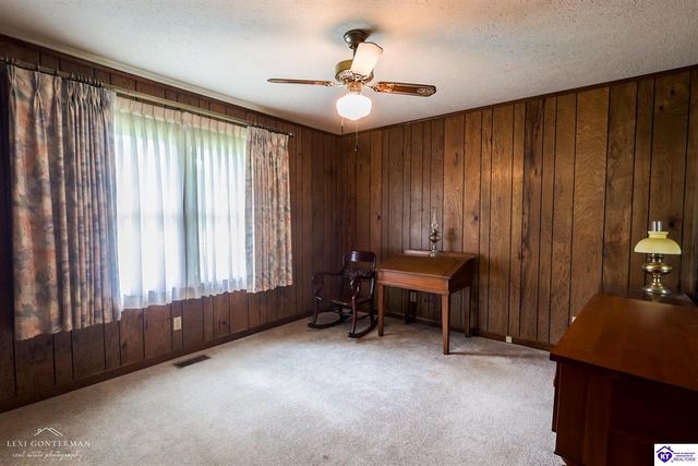 5828 Leitchfield Loop Road, Cecilia, KY 42724