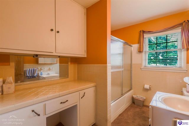 5828 Leitchfield Loop Road, Cecilia, KY 42724