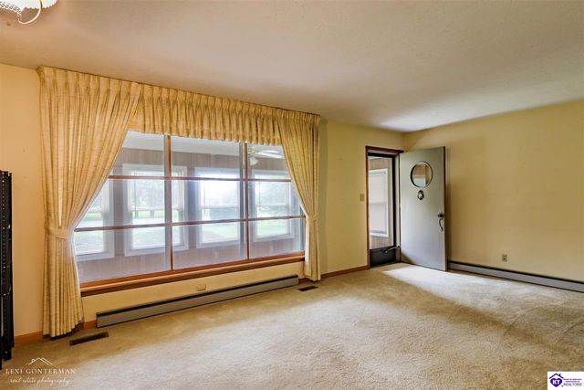 5828 Leitchfield Loop Road, Cecilia, KY 42724