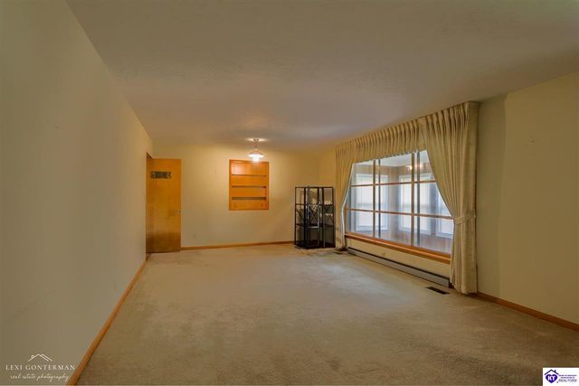 5828 Leitchfield Loop Road, Cecilia, KY 42724