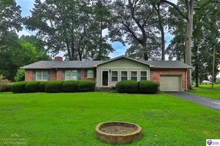 5828 Leitchfield Loop Road, Cecilia, KY 42724