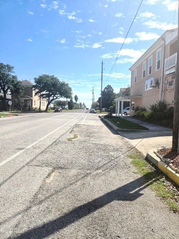 1413 19th Street, Galveston, TX 77550