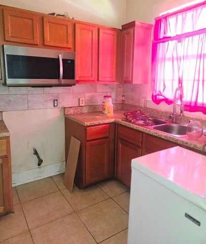 1413 19th Street, Galveston, TX 77550