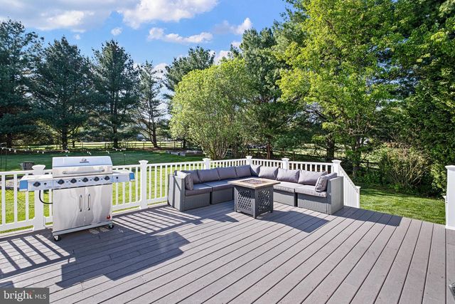 1210 THUNDER HILL RD, Lincoln University, PA 19352