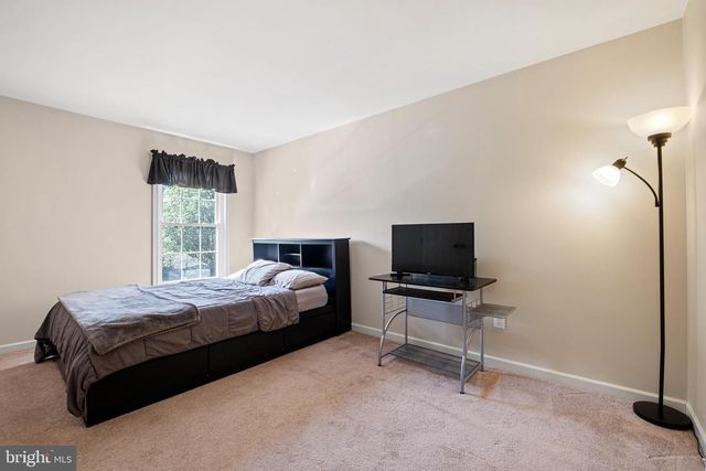 1210 THUNDER HILL RD, Lincoln University, PA 19352