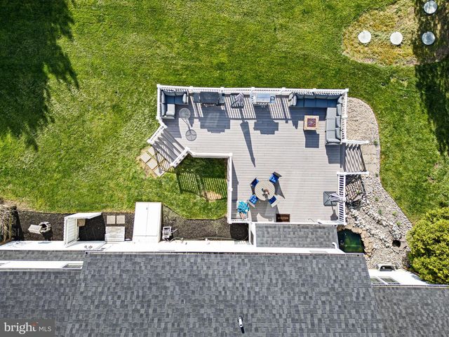 1210 THUNDER HILL RD, Lincoln University, PA 19352