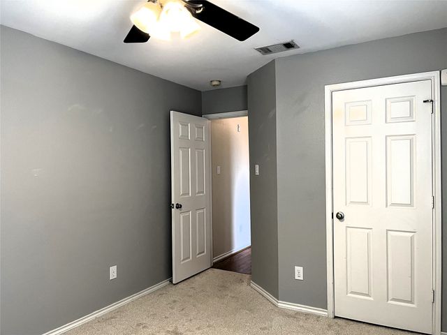 312 Moss Hill Road, Irving, TX 75063