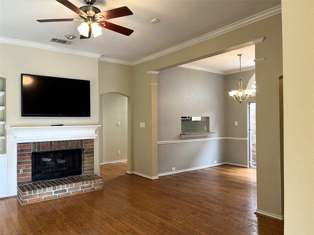 312 Moss Hill Road, Irving, TX 75063