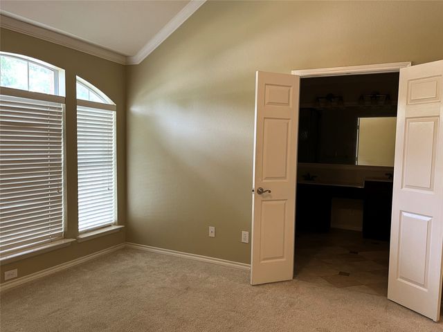 312 Moss Hill Road, Irving, TX 75063
