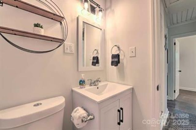 3407 Coldstream Lane, Charlotte, NC 28205