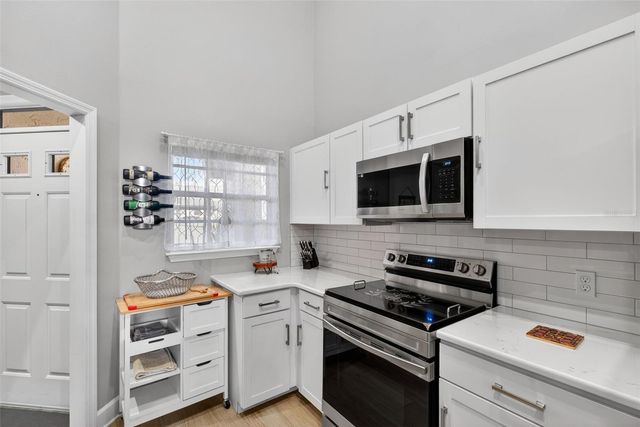 1432 FARRINDON CIRCLE, Lake Mary, FL 32746