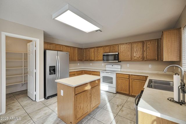 9705 W RIVERSIDE Avenue, Tolleson, AZ 85353