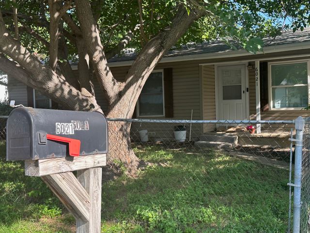 6021 Yeary Street, Lake Worth, TX 76135