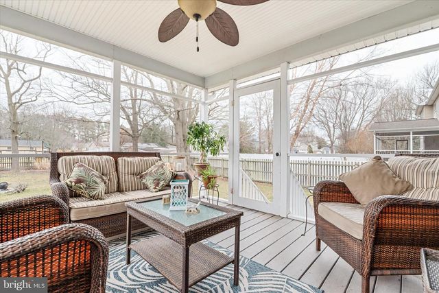 959 CHESTER RIVER DR, Grasonville, MD 21638