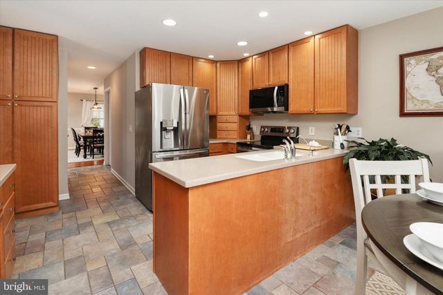 959 CHESTER RIVER DR, Grasonville, MD 21638