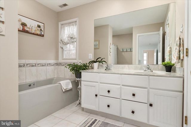 959 CHESTER RIVER DR, Grasonville, MD 21638