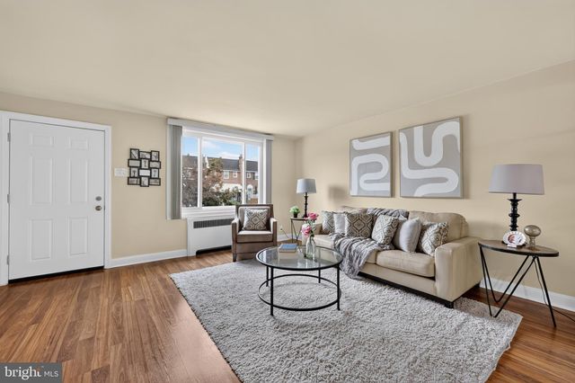 236 WYNNEWOOD AVE, Lansdowne, PA 19050