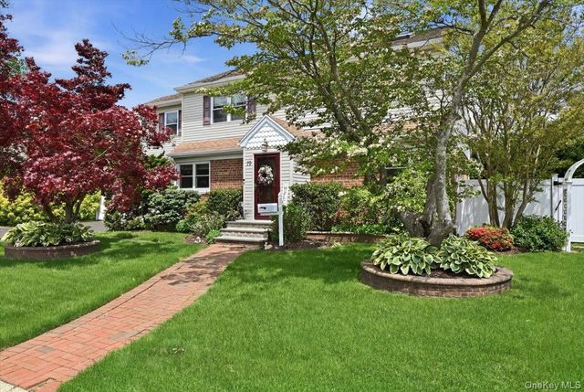 19 Berkshire Road, Bethpage, NY 11714