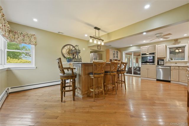 19 Berkshire Road, Bethpage, NY 11714