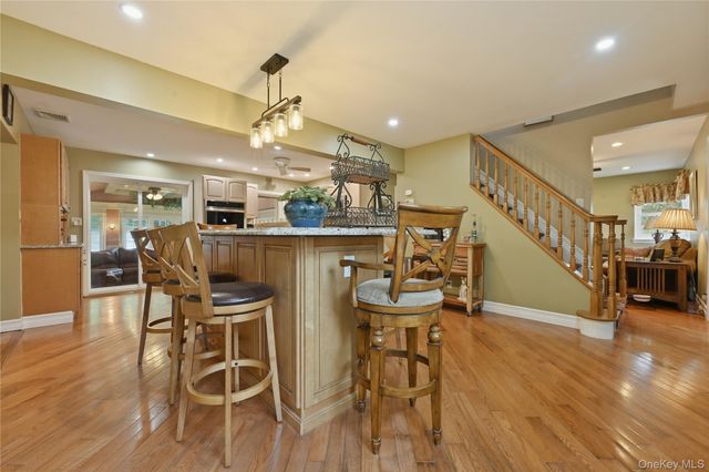 19 Berkshire Road, Bethpage, NY 11714