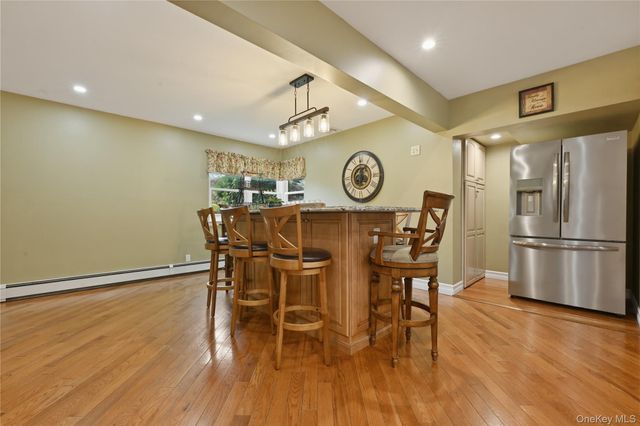 19 Berkshire Road, Bethpage, NY 11714