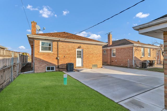 4500 N Ozanam Avenue, Norridge, IL 60706