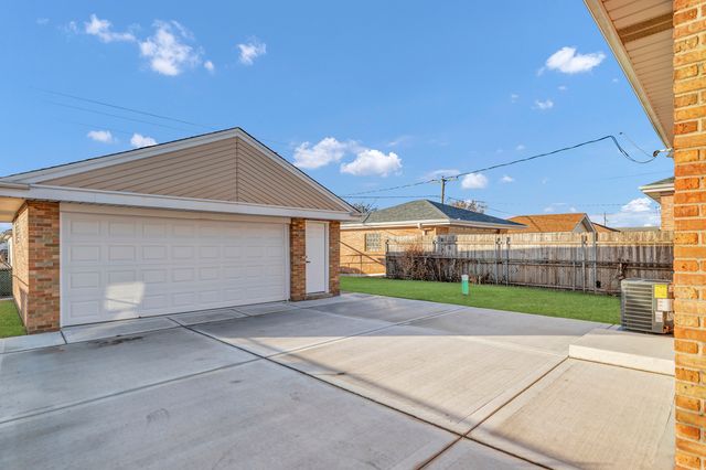 4500 N Ozanam Avenue, Norridge, IL 60706