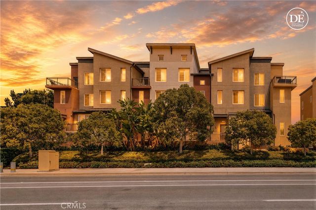 83 Waldorf, Irvine, CA 92612