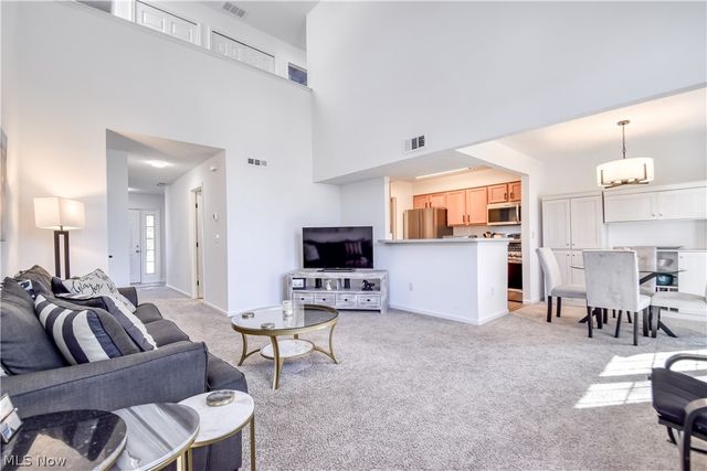 8712 Elmdale Trce, Macedonia, OH 44056