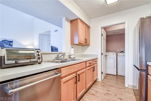 8712 Elmdale Trce, Macedonia, OH 44056