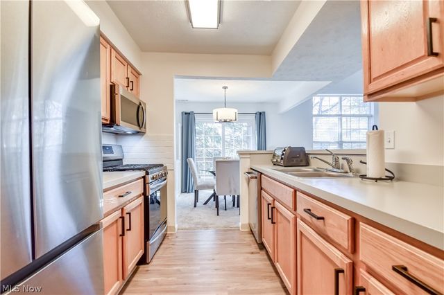 8712 Elmdale Trce, Macedonia, OH 44056