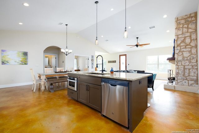 903 Panorama Pass, Horseshoe Bay, TX 78657