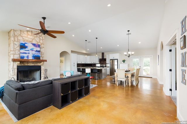 903 Panorama Pass, Horseshoe Bay, TX 78657