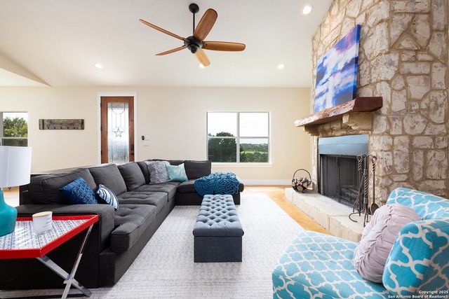 903 Panorama Pass, Horseshoe Bay, TX 78657