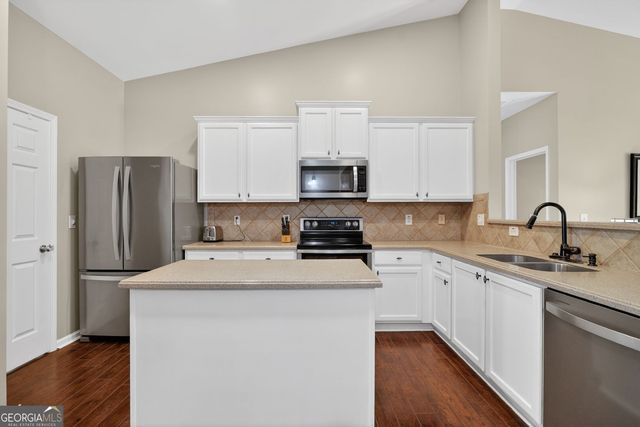 512 Little Shoals Place, Canton, GA 30115