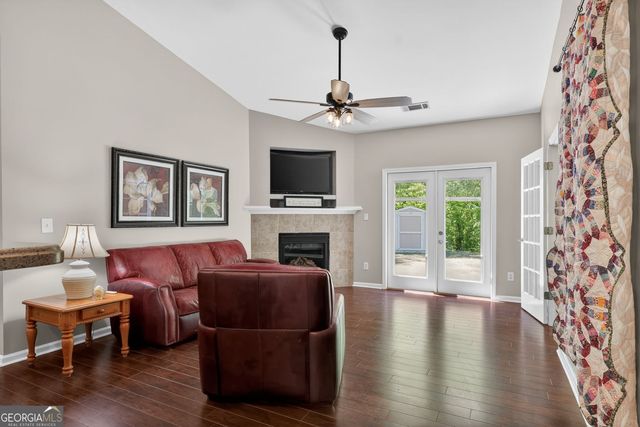512 Little Shoals Place, Canton, GA 30115